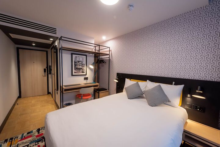 Room 5 of 24
