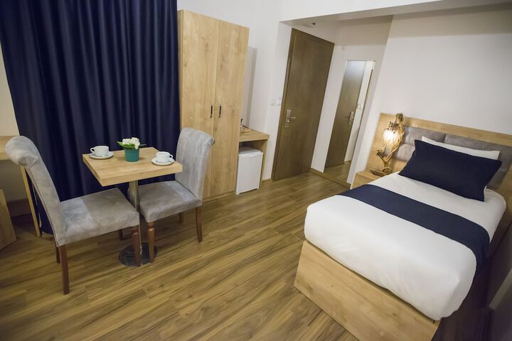 Room 43 of 85