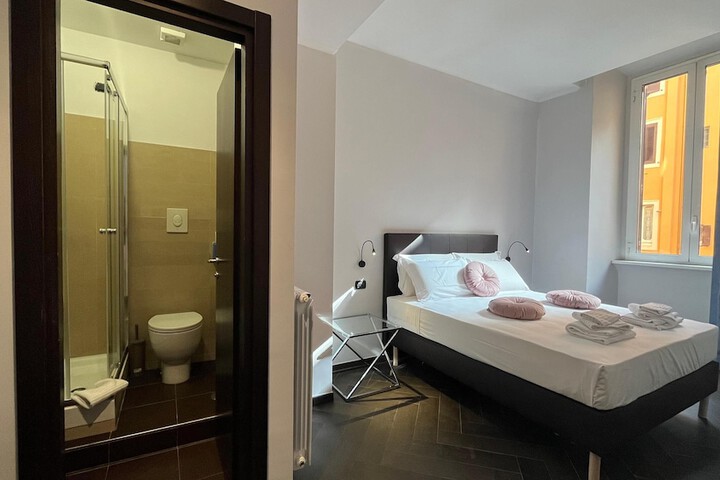 Room 9 of 23