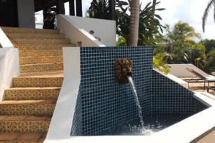 Hotel Exterior 10 of 25