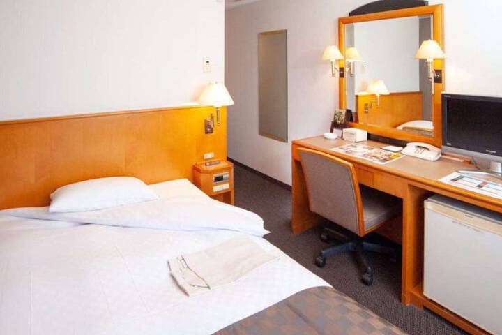 Room 13 of 39