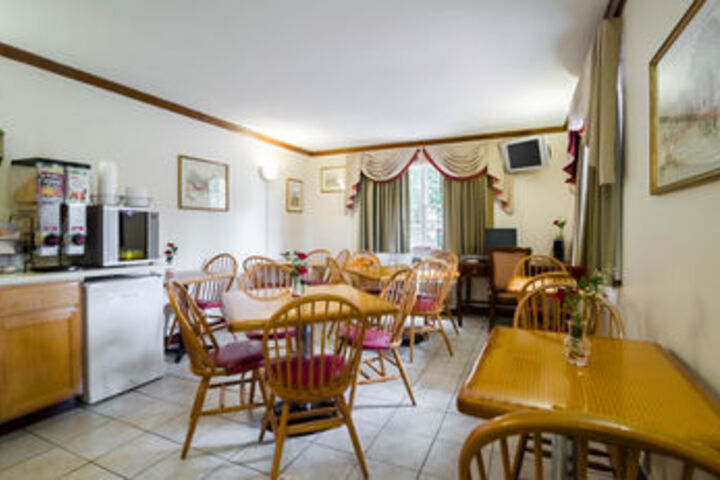 Breakfast/Coffee Service 8 of 50