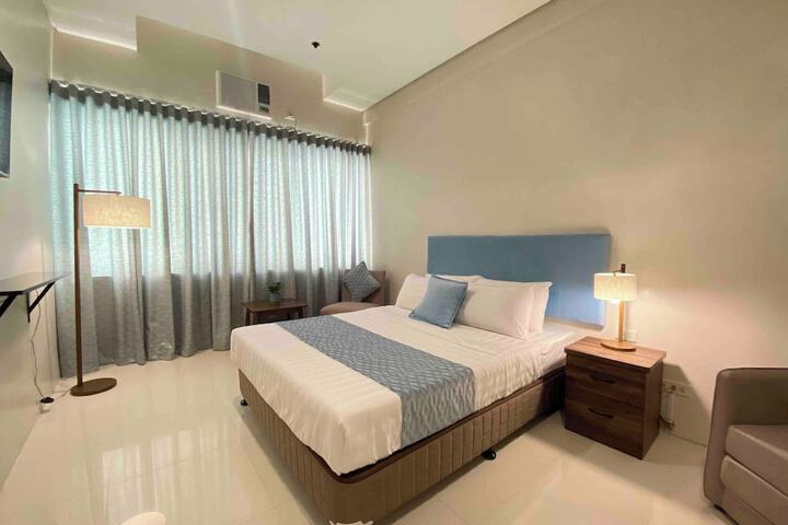 Room 8 of 12