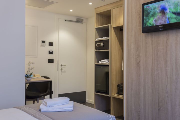 Room 13 of 50