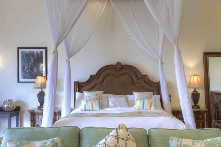 Room 2 of 37