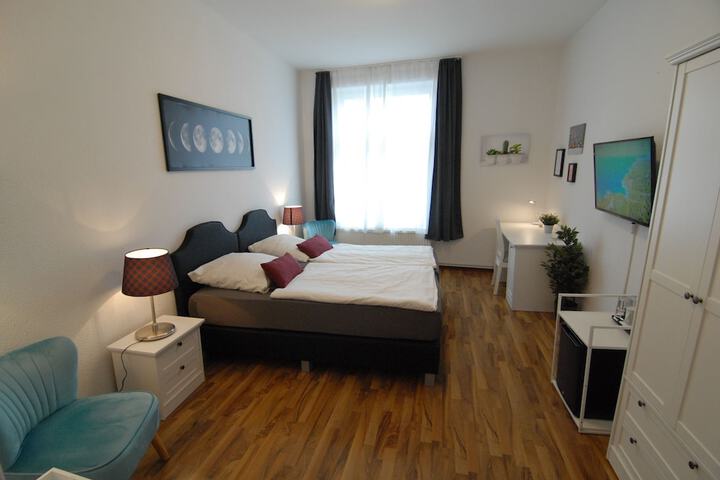 Room 44 of 149