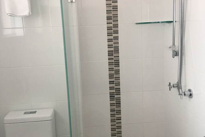 Room 6 of 132