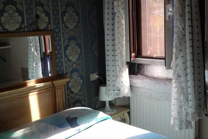 Room 20 of 166