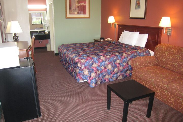 1 King Bed (6 of 6)