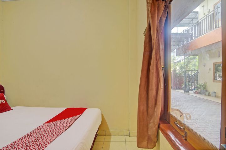Room 16 of 29