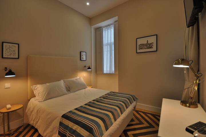 Room 6 of 34