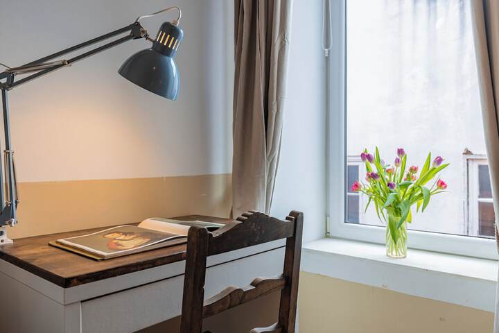 Room 42 of 97