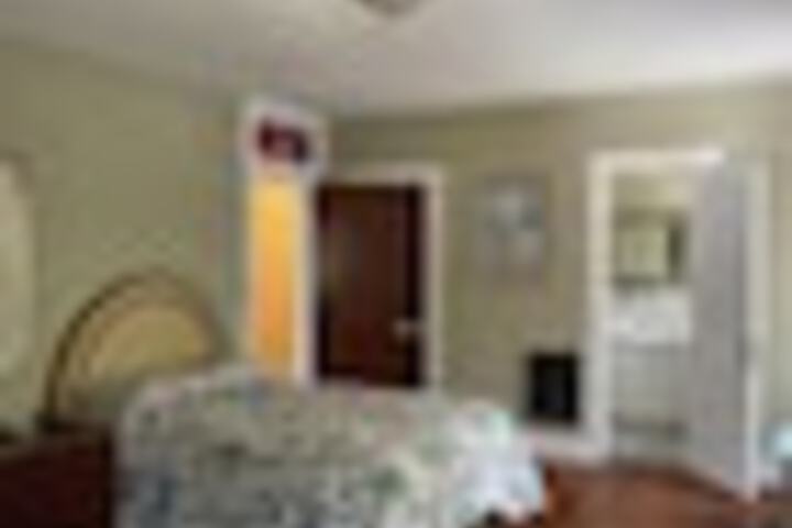 Room 179 of 246