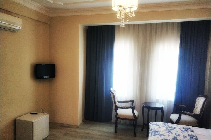 Room 12 of 22