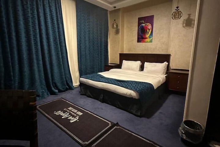 Room 9 of 49