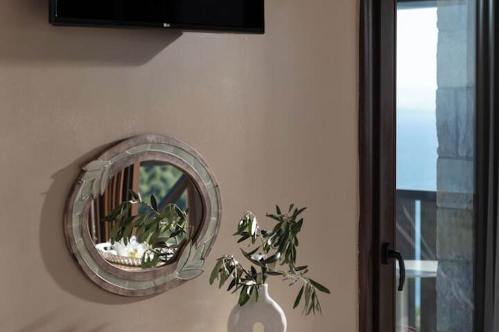 Room 4 of 48