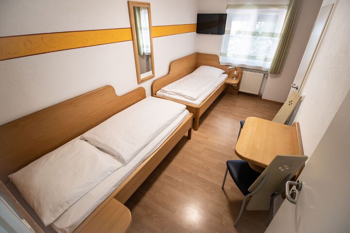 Room 18 of 48