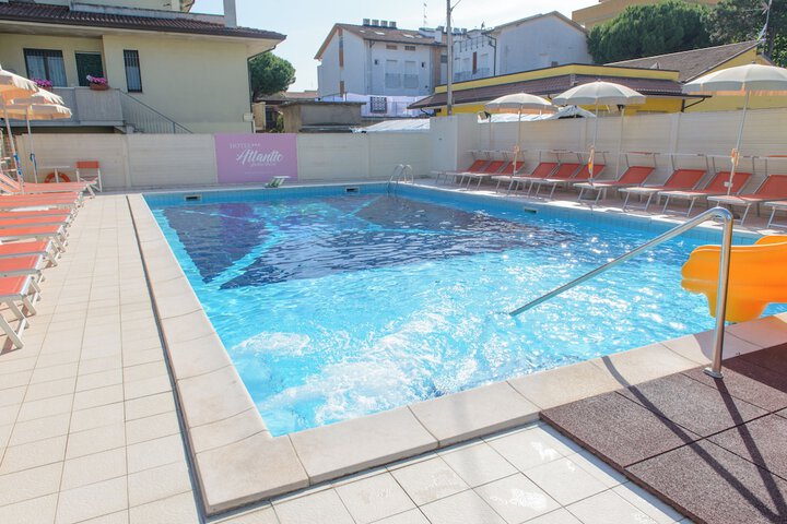 Pool 40 of 94