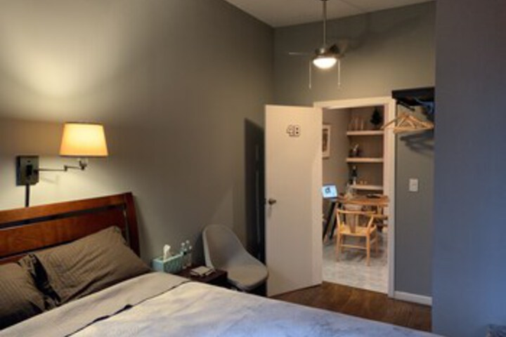 Room 27 of 79