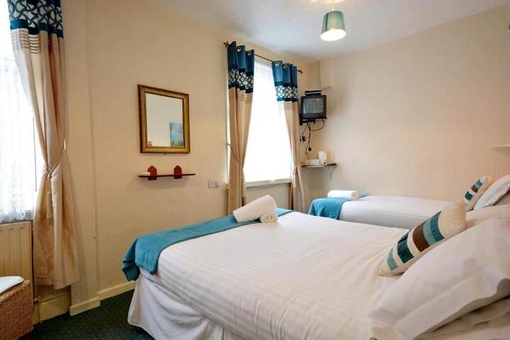 Room 3 of 39