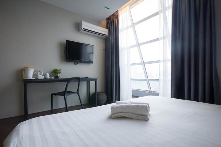 Room 13 of 31