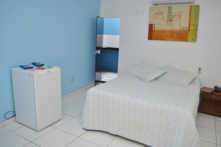 Room 10 of 32