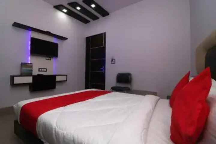 Room 4 of 15