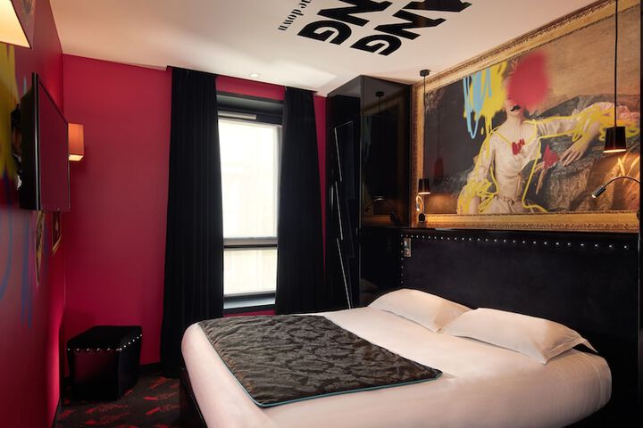 Room 8 of 43