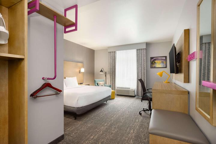 1 King Bed (8 of 8)