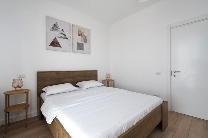 Room 41 of 355