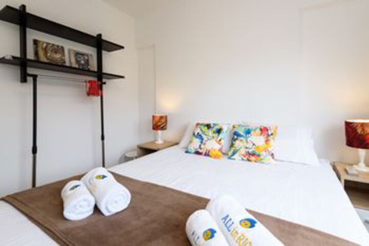 Room 6 of 27