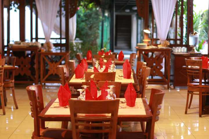 Dining Photos
