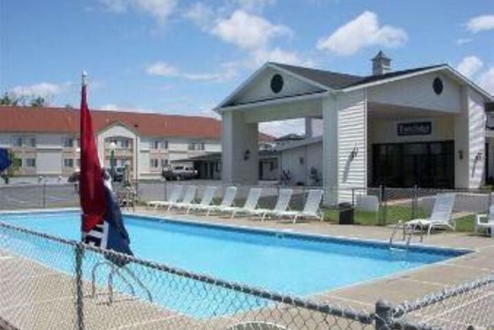 Pool 17 of 18