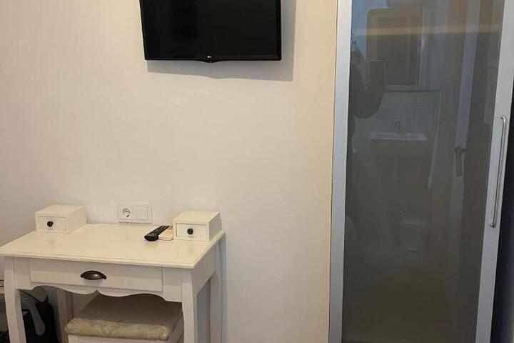 Photo 6