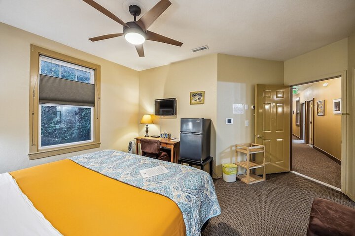 Room 43 of 118
