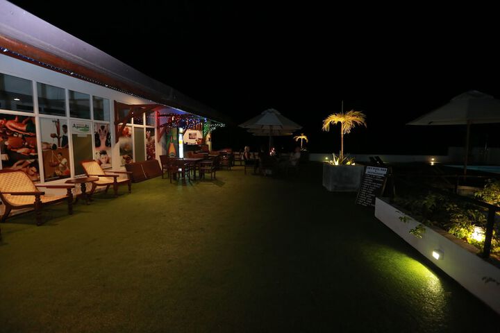 Sundeck 43 of 44
