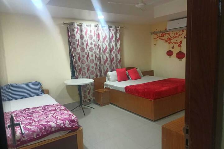 Room 13 of 34