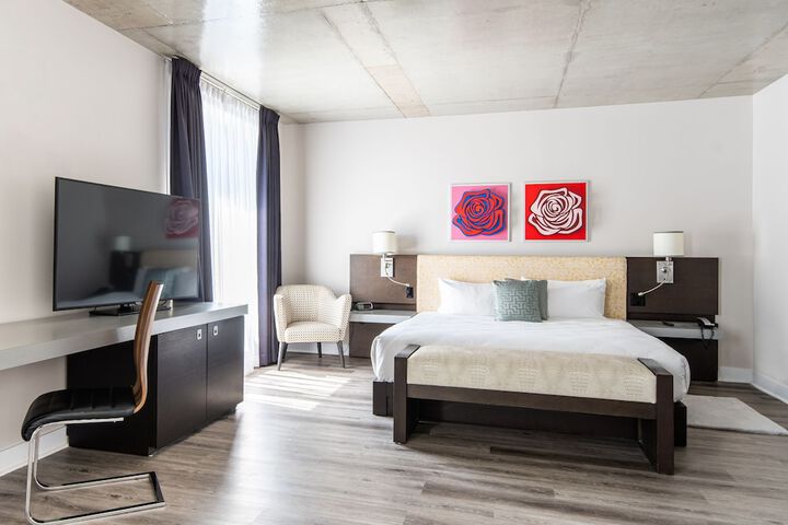 Room 13 of 34