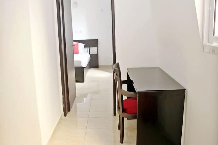 Room 8 of 17