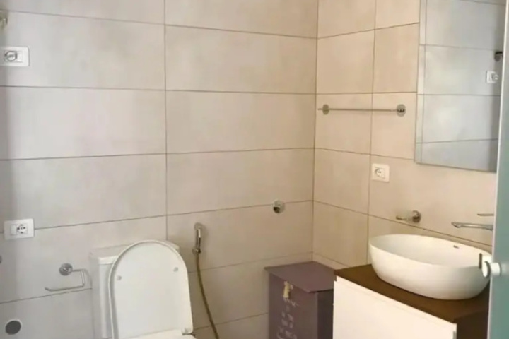 Room 4 of 4