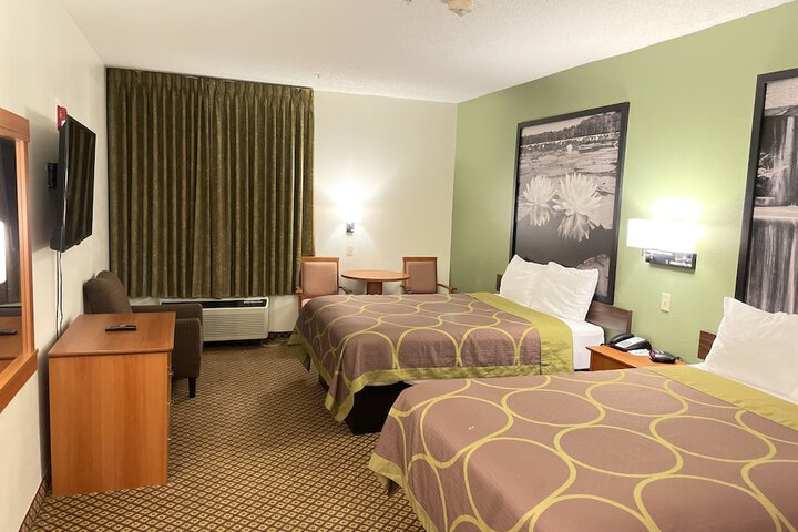 1 King Bed Studio Suite (3 of 15)
