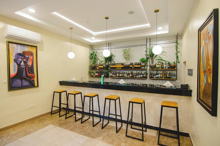 Lounge 55 of 63