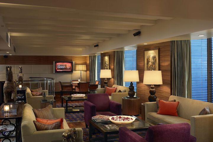 Lounge 79 of 87