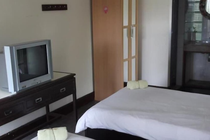 Room 5 of 52