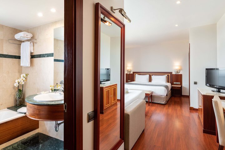 Room 6 of 54