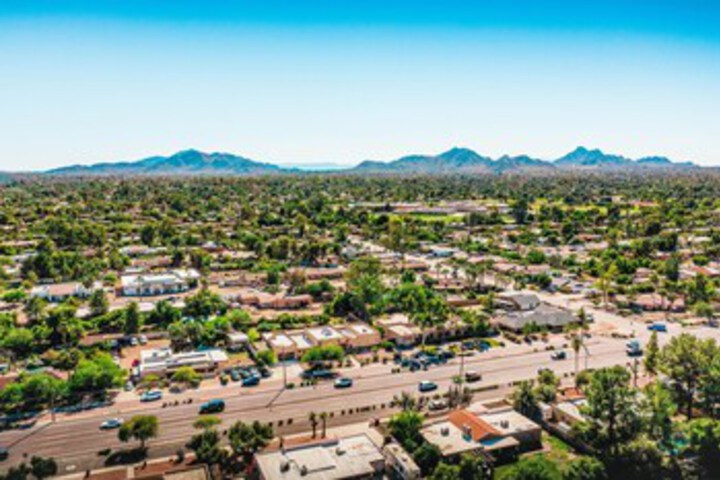 Griffin Rock by AvantStay | Adobe Styled Home | Lush Backyard w / Veranda! in Scottsdale, AZ