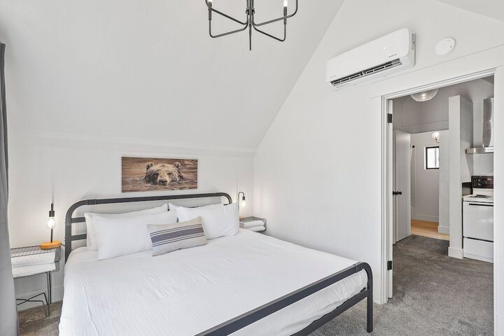 Room 15 of 173
