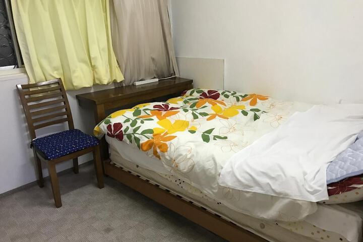 Room 12 of 52