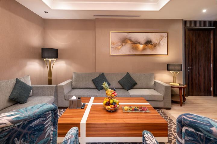Room 5 of 18