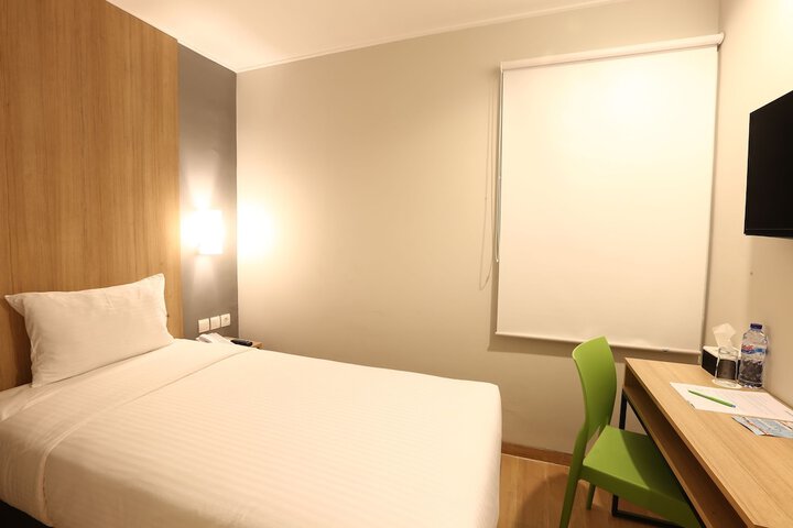 Room 13 of 66
